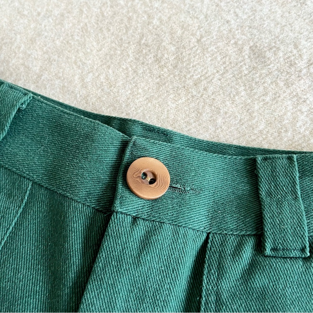 Beaton Linen utility handmade shorts in forest - Picture 6 of 10